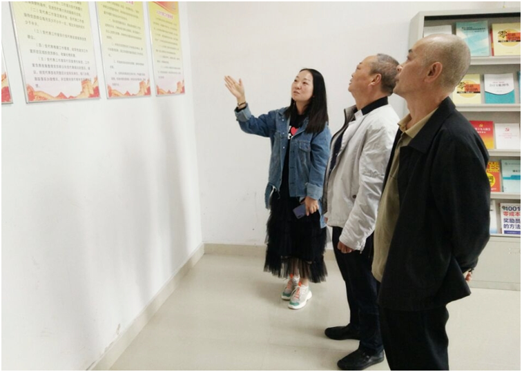 綿竹市委統(tǒng)戰(zhàn)部副部長、市工商聯(lián)黨委書記唐紹愚蒞臨仟坤集團(tuán)調(diào)研指導(dǎo)集團(tuán)黨的統(tǒng)戰(zhàn)工作開展情況